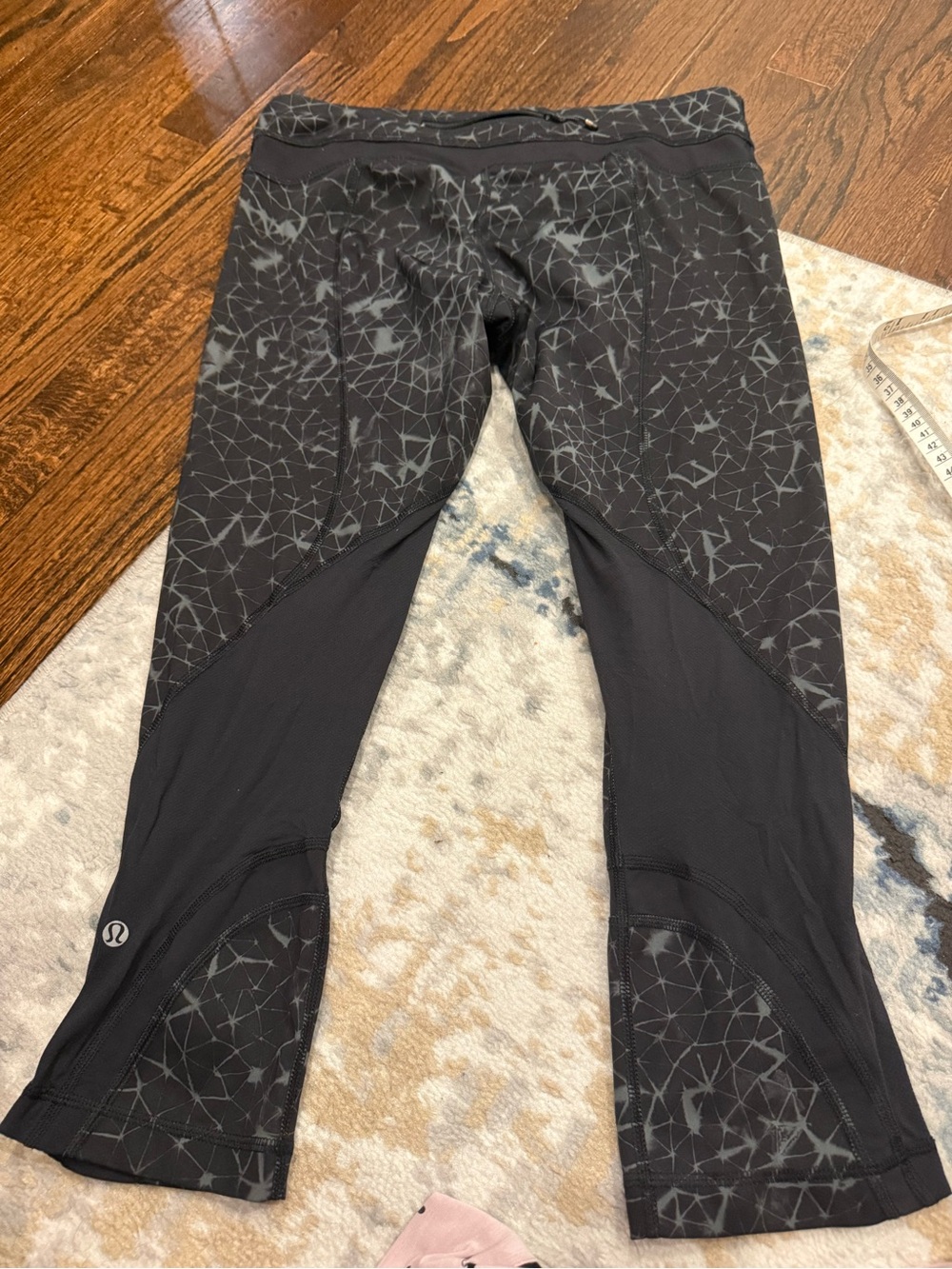 Lululemon run inspire crop II size 8 EUC